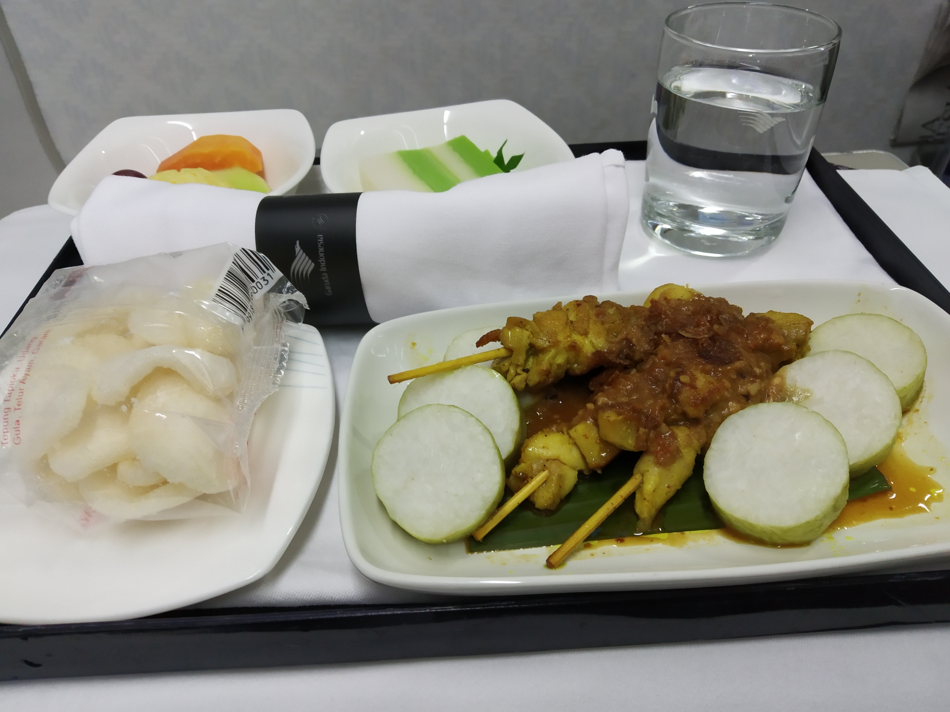 Makanan di business class domestik Garuda Indonesia.