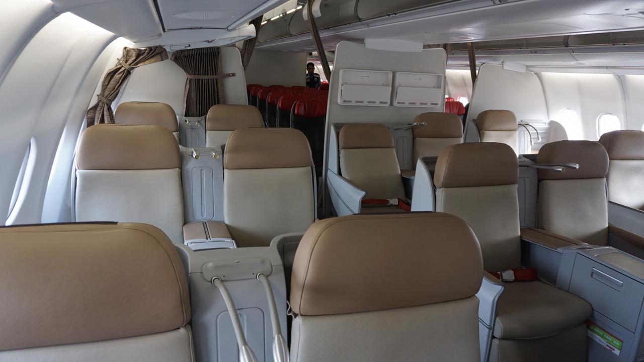 Cabin Tour Pesawat Airbus A330 300 Pertama Batik Air 