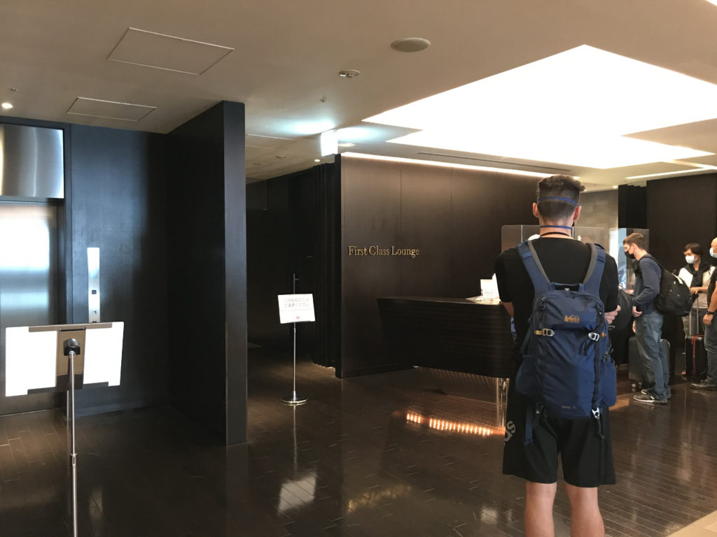 Review Japan Airlines First Class Lounge Tokyo Narita | PinterPoin