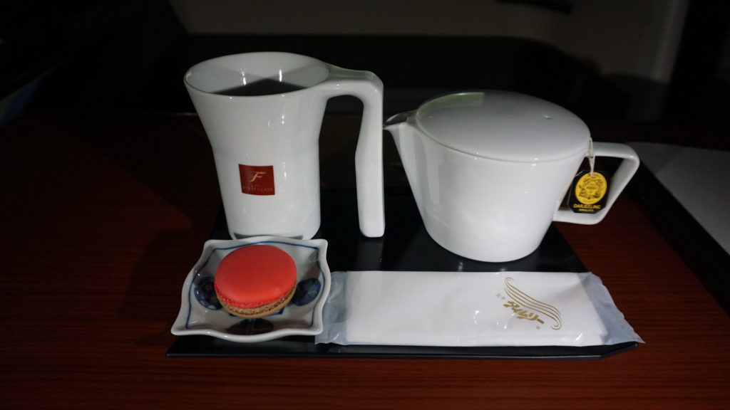 Review Japan Airlines First Class Boeing 777-300ER Tokyo Narita New York JFK | PinterPoin