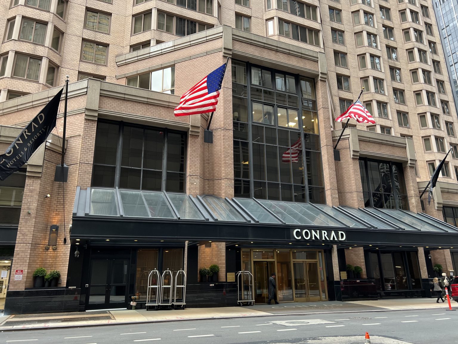 Hotel Review: Conrad New York Midtown - PinterPoin