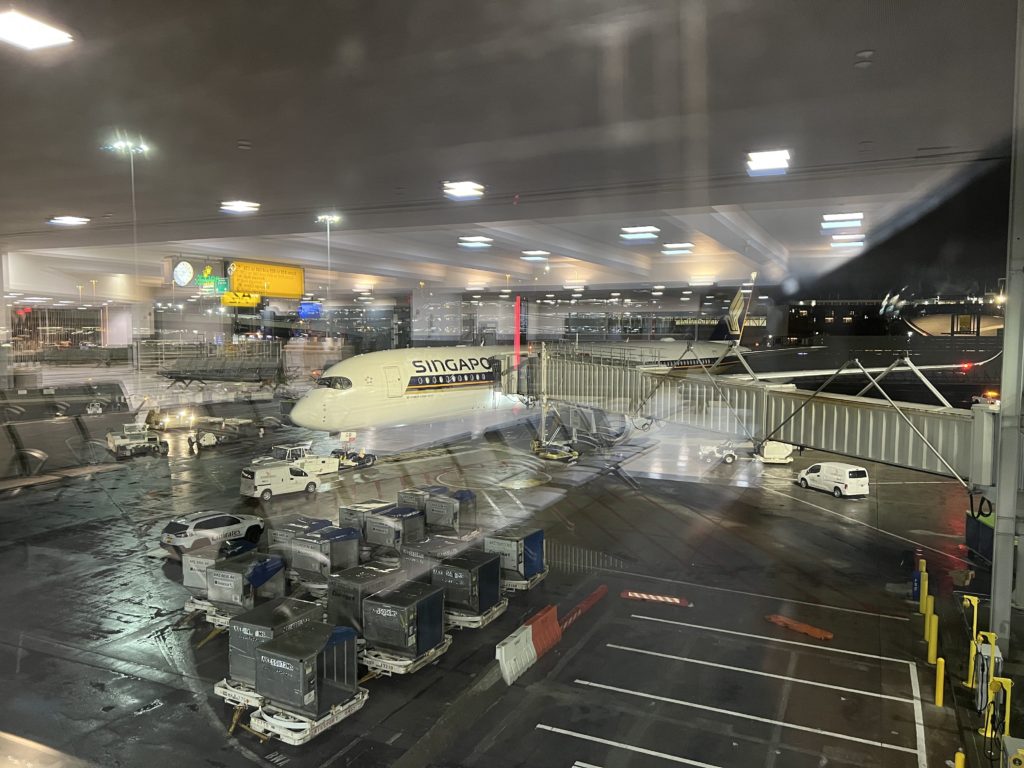 Flight Review: Singapore Airlines Business Class A350-900ULR New York JFK Singapore Penerbangan Terpanjang di Dunia | PinterPoin